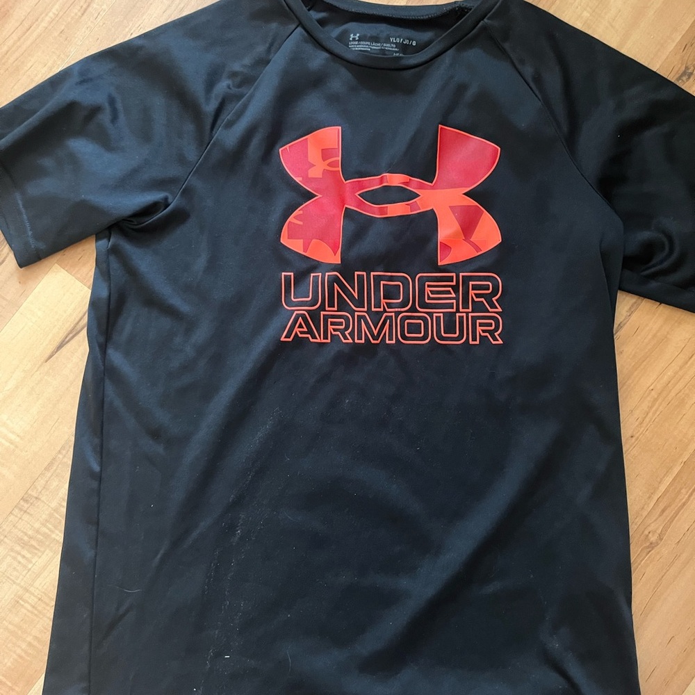 Under Armour Black and Red T-Shirt